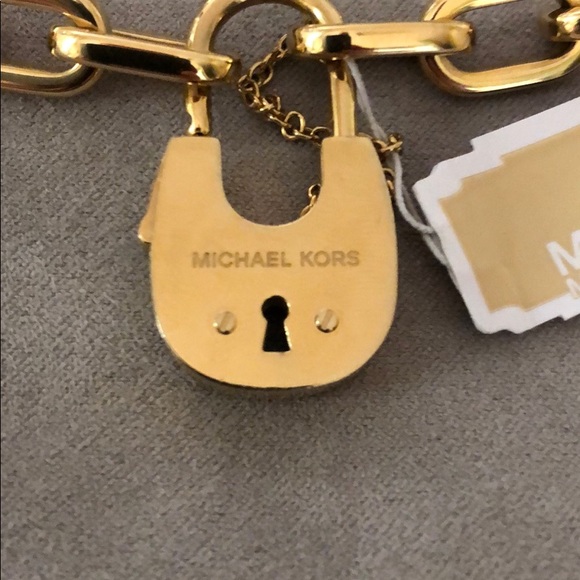 SALEMichael Kors gold Lock and Chain bracelet - Picture 2 of 2